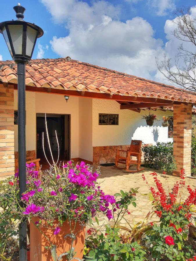 Casa Campestre Frente Acuarela -Mesa De Los Santos La Granja Exterior photo