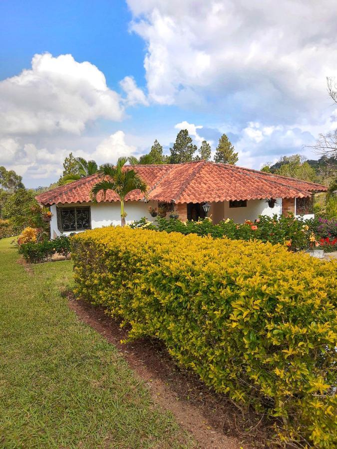 Casa Campestre Frente Acuarela -Mesa De Los Santos La Granja Exterior photo