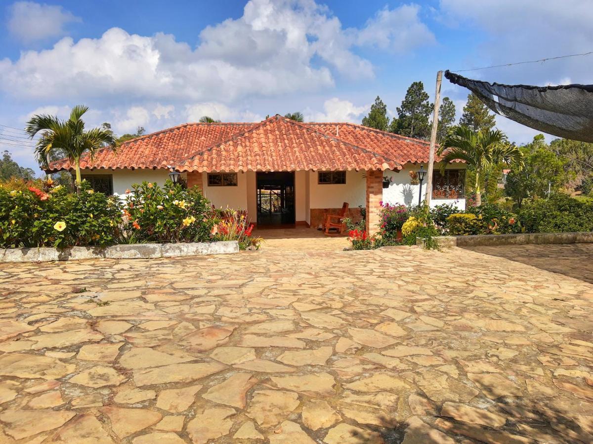 Casa Campestre Frente Acuarela -Mesa De Los Santos La Granja Exterior photo